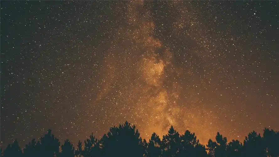 夜晚星空唯美高清桌面壁纸